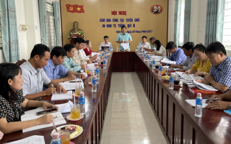 Ban Tuyên giáo Huyện ủy Vĩnh Thuận thường xuyên phối hợp với đảng ủy các xã, thị trấn giao ban công tác tuyên giáo và an ninh tư tưởng trên địa bàn huyện.