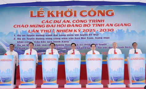 “Một An Giang - Một tầm nhìn - Một ý chí - Một niềm tin thắng lợi”