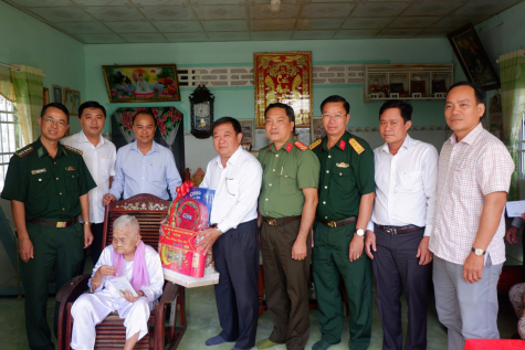 Mẹ Việt Nam Anh hùng Phạm Thị Chín