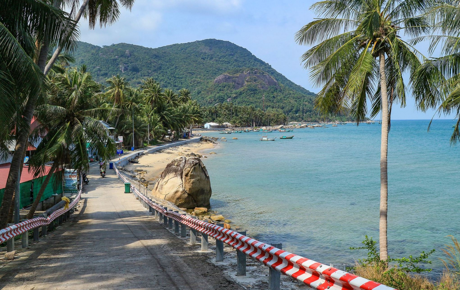 Hệ thống giao thông của huyện Kiên Hải ngày càng hoàn thiện.