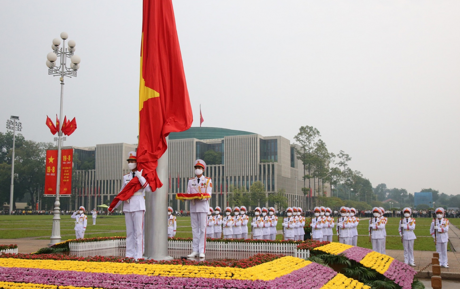 Thiêng liêng Lễ Thượng cờ tại Quảng trường Ba Đình, Hà Nội.